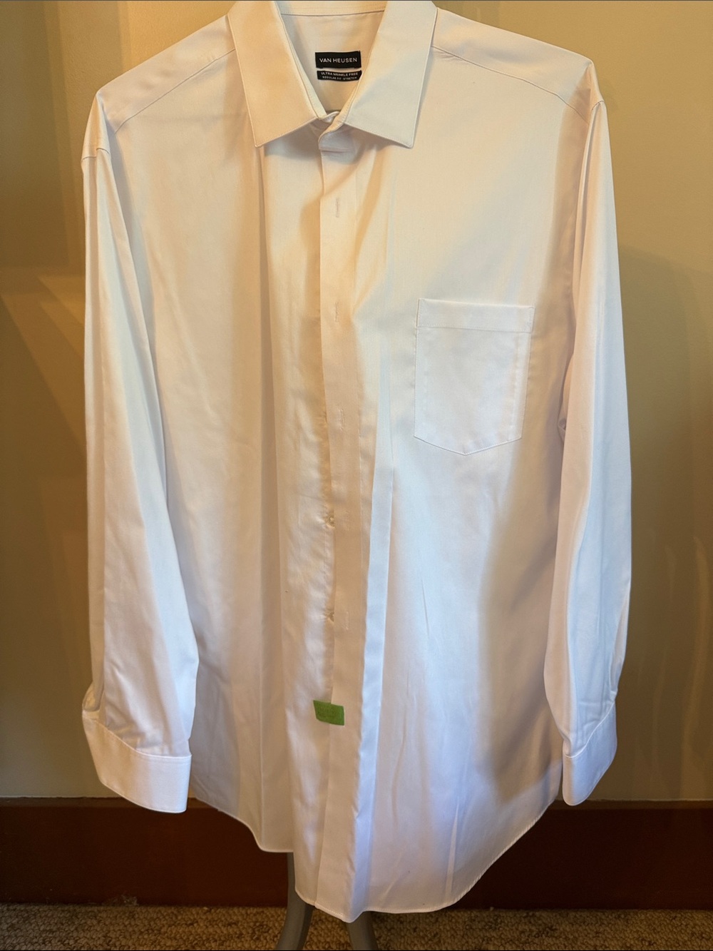 Van Heusen Men's White Spread Collar Dress Shirt